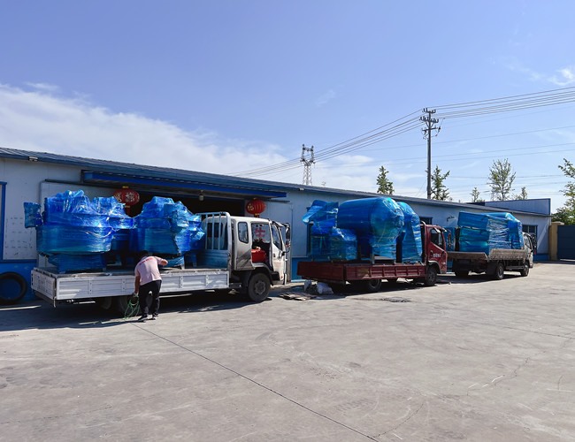 安徽客戶定購滾揉機(jī) 上料器夾層鍋 解凍池發(fā)貨